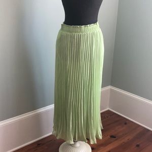 brand new pleated skirt